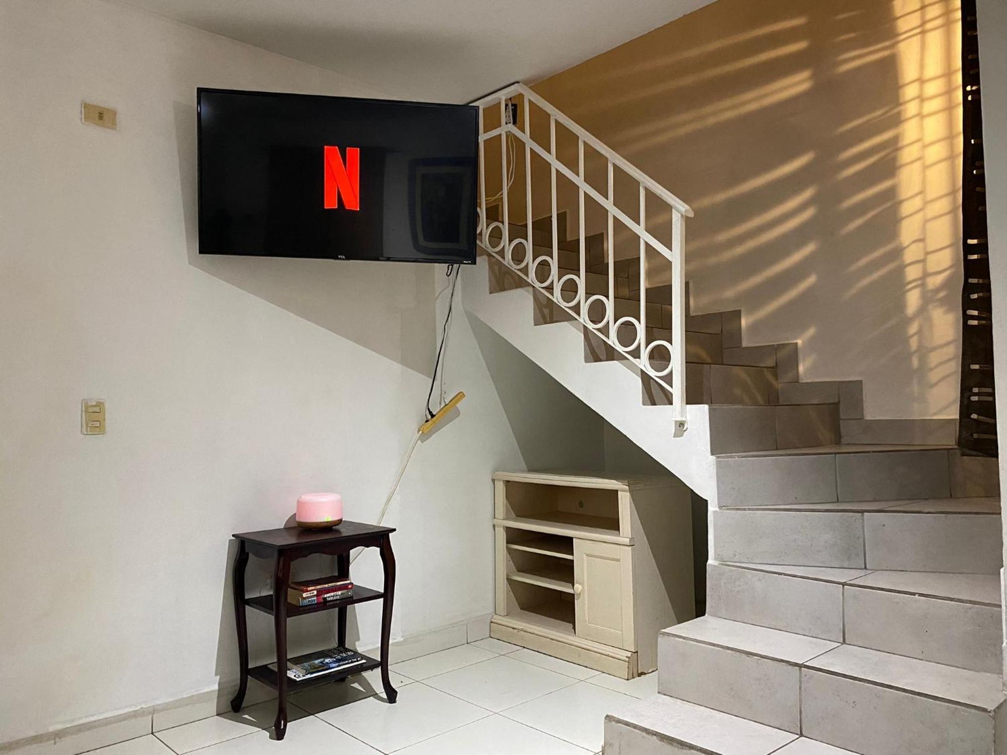 Spacious Rooftop House W/ King Bed Тіхуана Екстер'єр фото