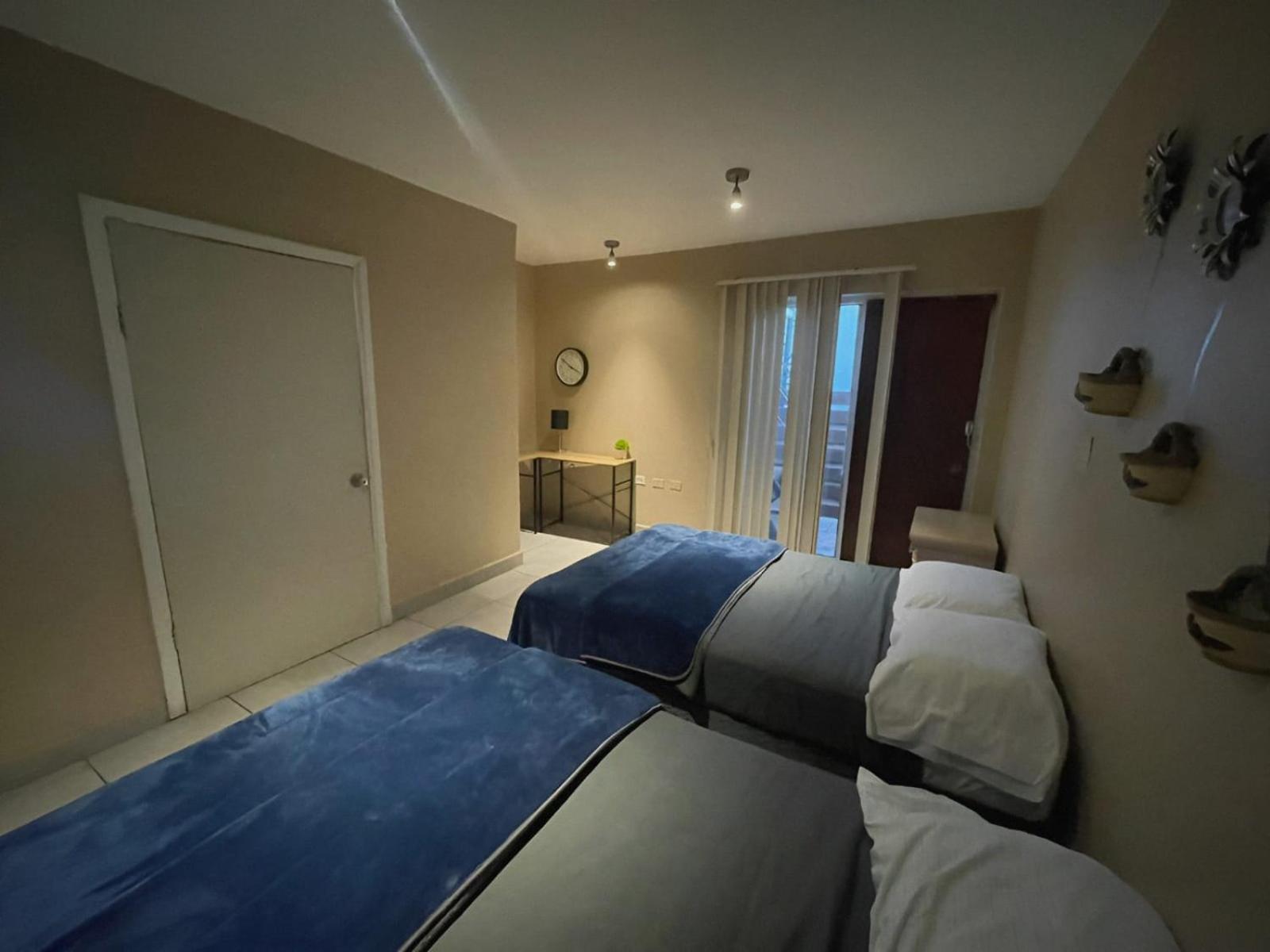 Spacious Rooftop House W/ King Bed Тіхуана Екстер'єр фото